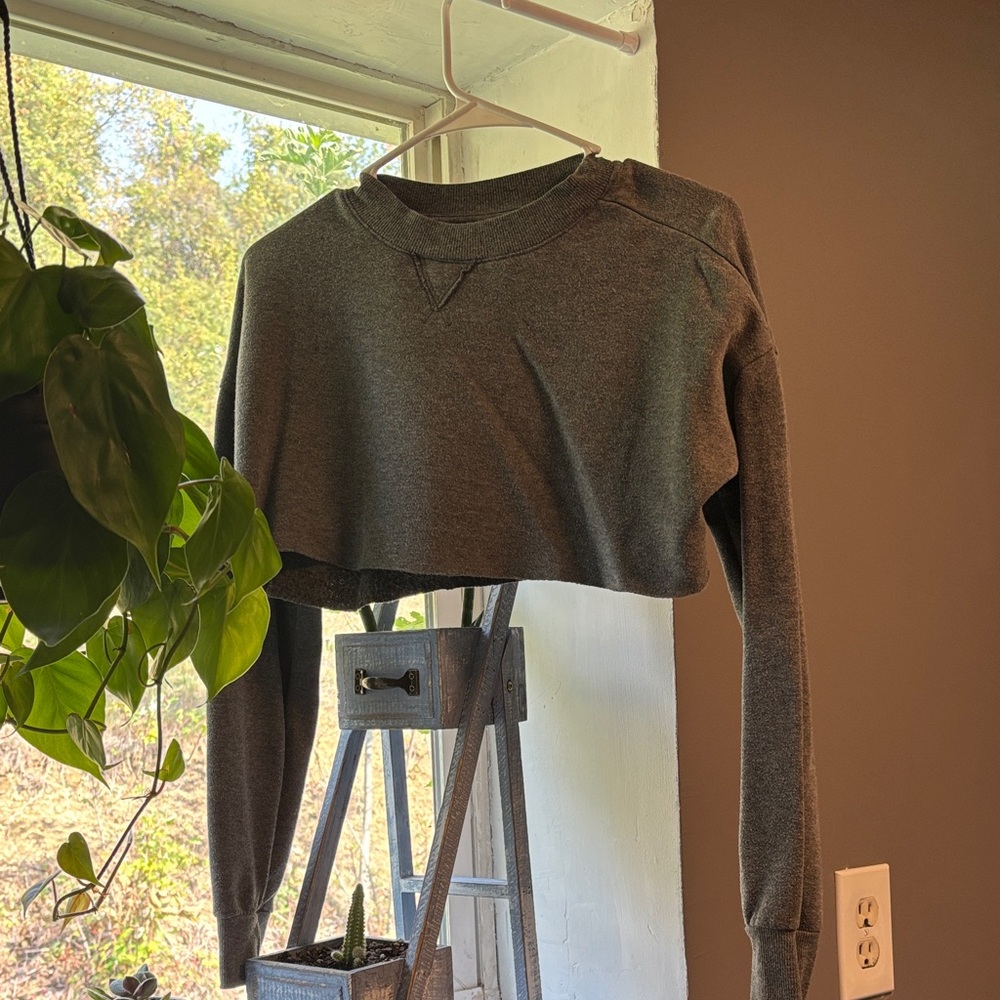Colsie Charcoal Ribbed Pullover